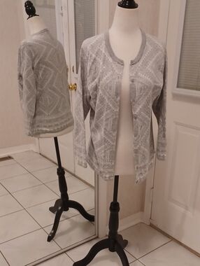4/$40 Light Gray Patterned Cardigan Sweater - Size Medium